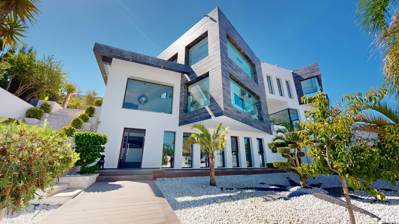 Villa en venta de 521m² (construidos) con piscina y jardín en Javea — foto 2
