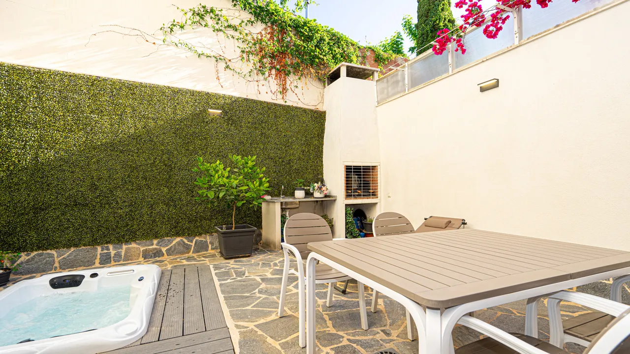 Adosado en venta de 212m² (construidos) con jardín y garaje en En Corts — foto 3
