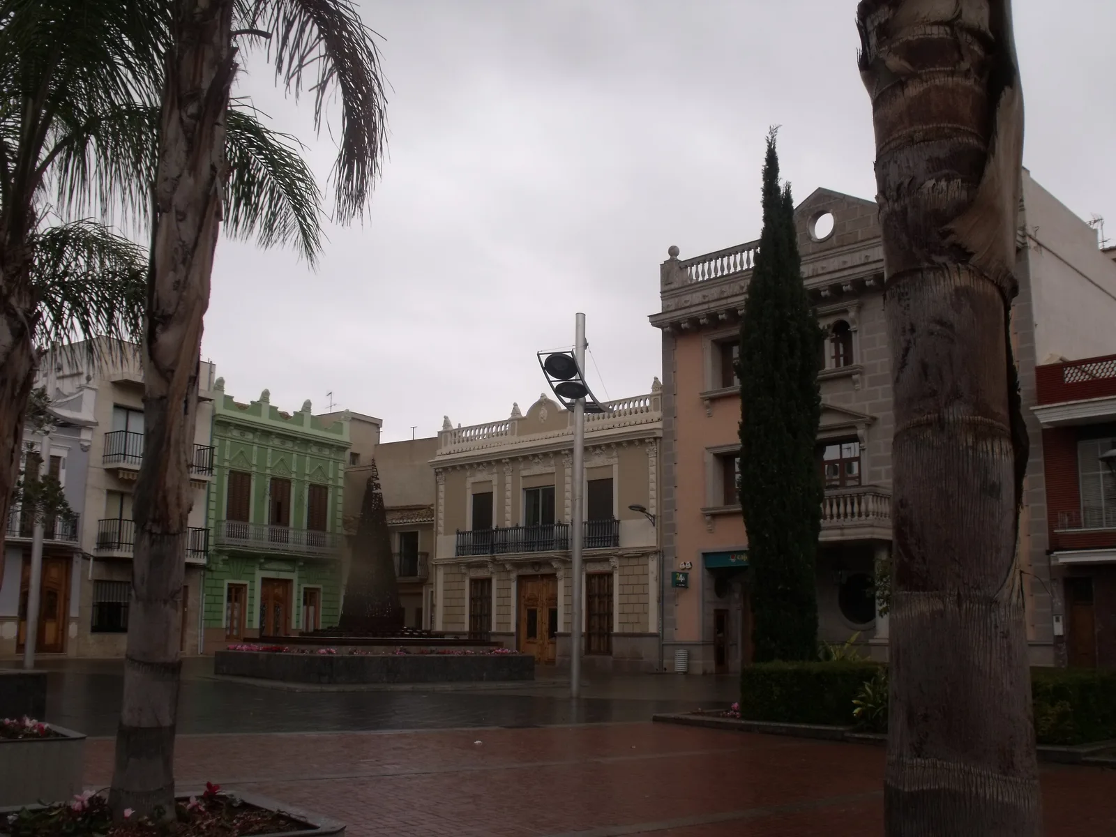 Plaza del Ayuntamiento de Picassent, municipio de Tancat de l'Alter