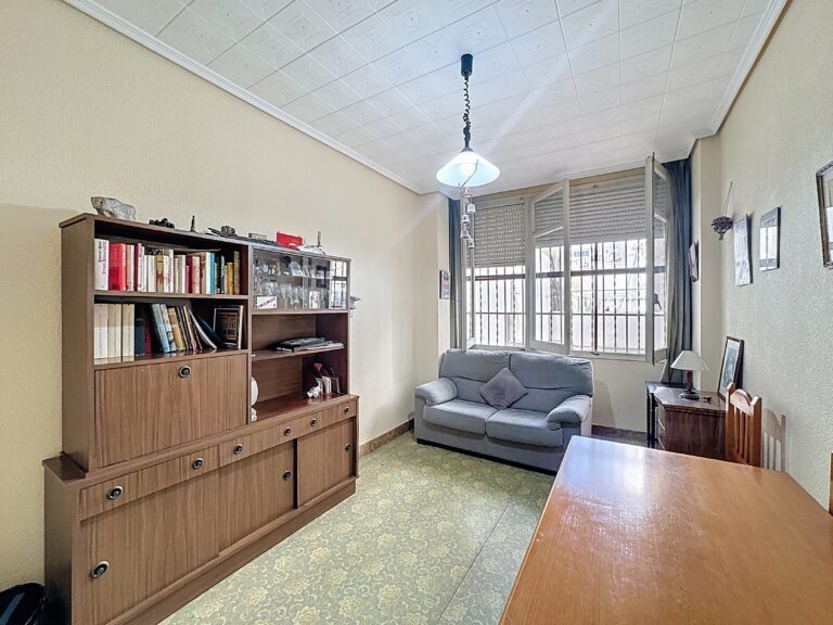 Piso en Venta para Reformar en Gran Vía