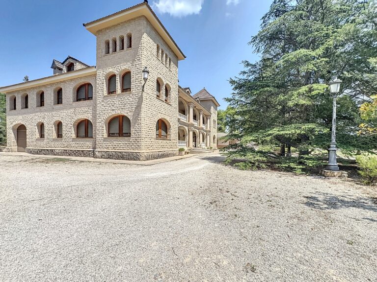 Gran Villa en Venta en Banyeres de Mariola