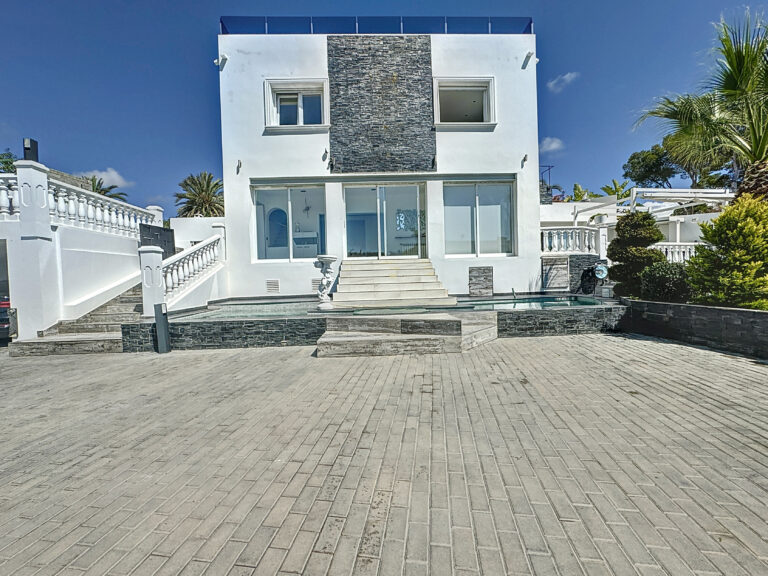 Chalet de Lujo en Venta en Pinar de l'Advocat